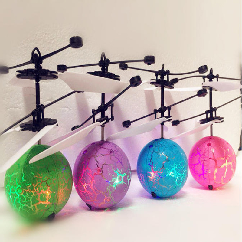 キッズミニドローン RC ヘリコプター航空機フライングボール - Drone Beacon Light のレビューと価格